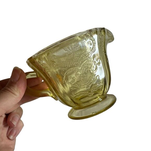 Madrid Federal Glass Yellow‎ Depression 3-1/4" Footed Creamer Vintage 1930's - Picture 7 of 13